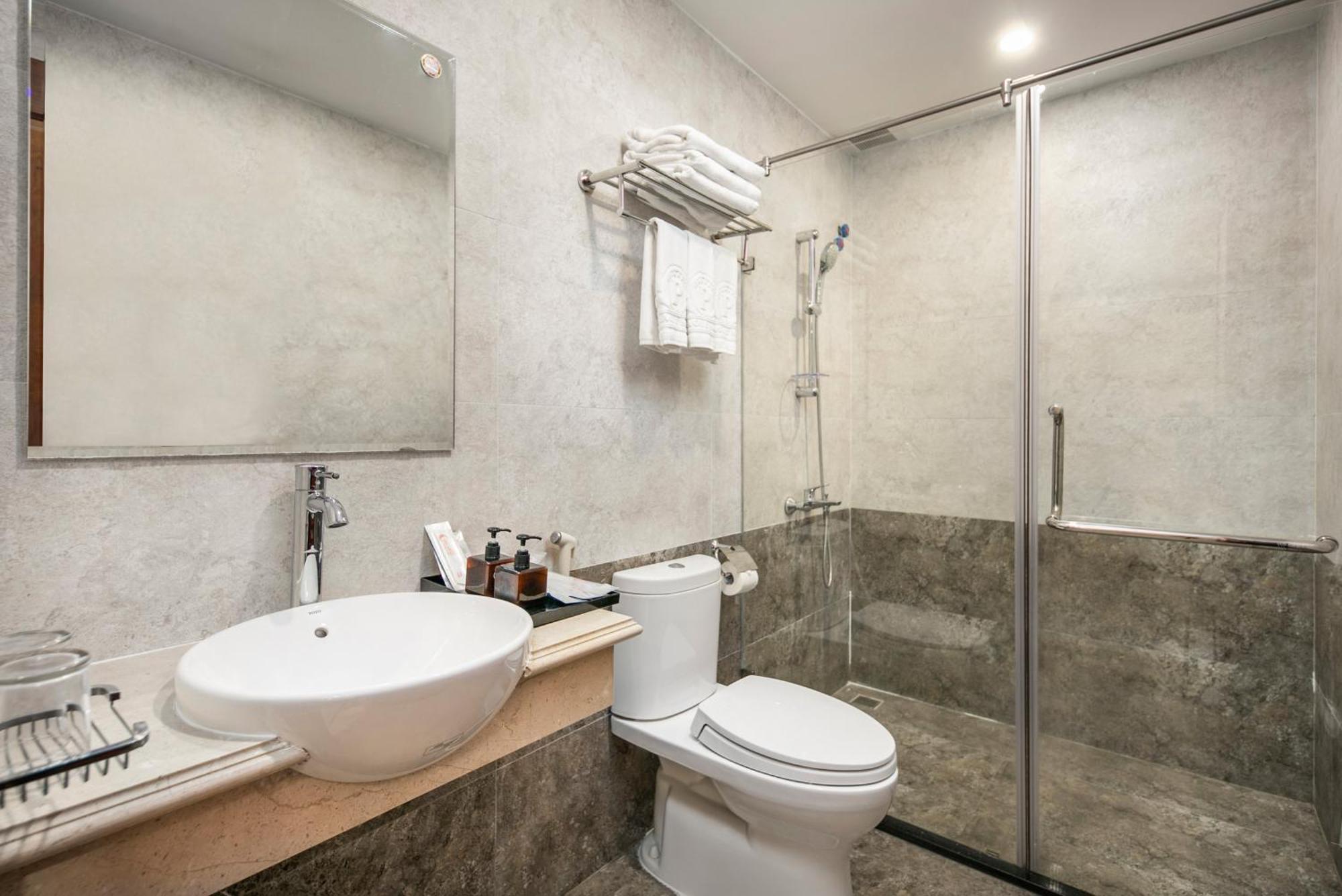 Prague Da Nang Beach Hotel Extérieur photo